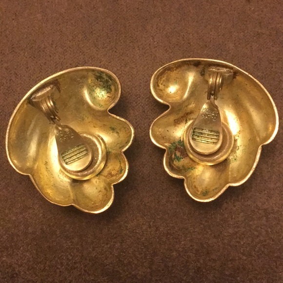 Vintage PAT’D MONET GoldTone Metal Earrings HUGE - Picture 3 of 8